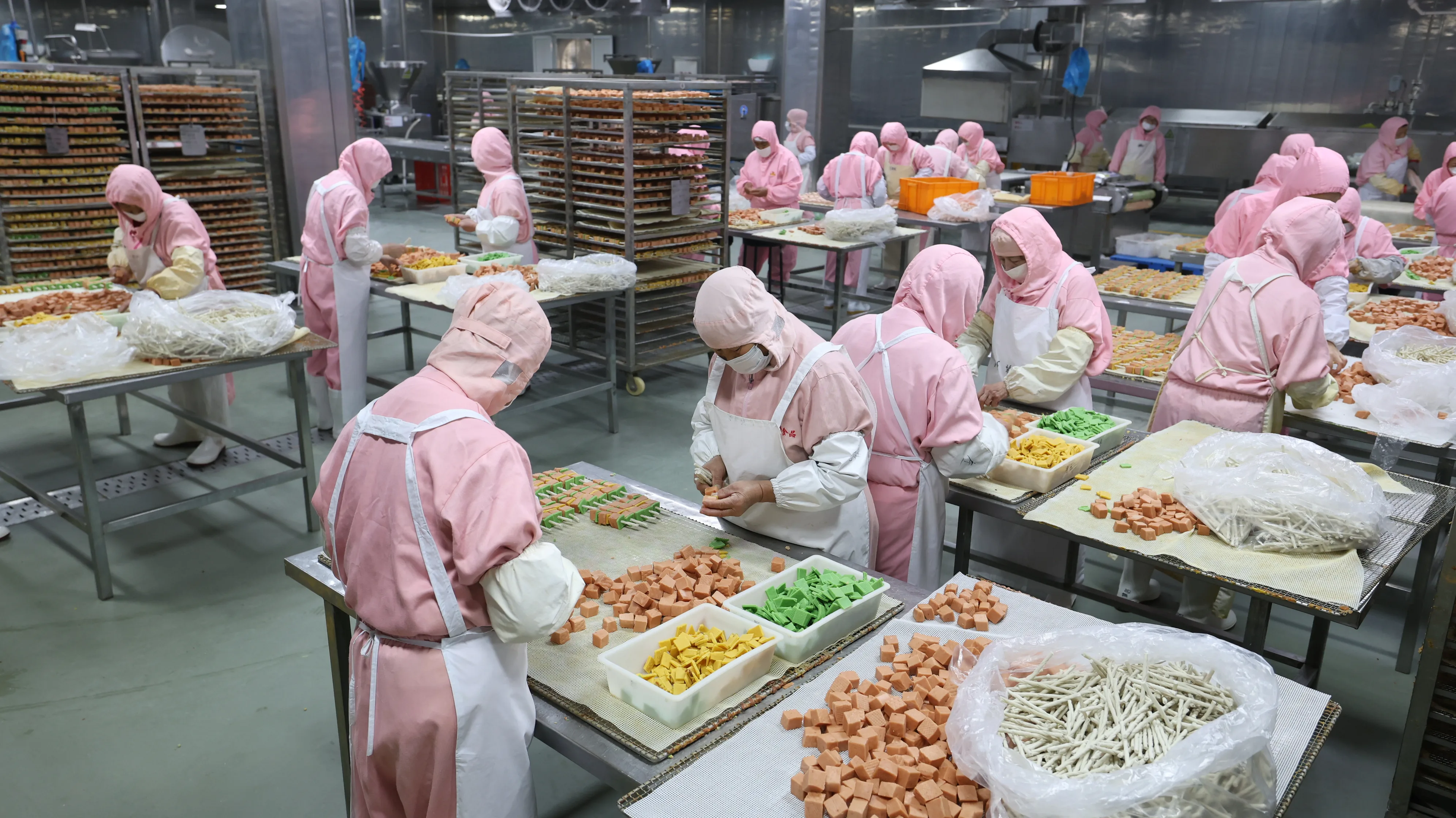 Lantai produksi · pengemasan & palletisasi